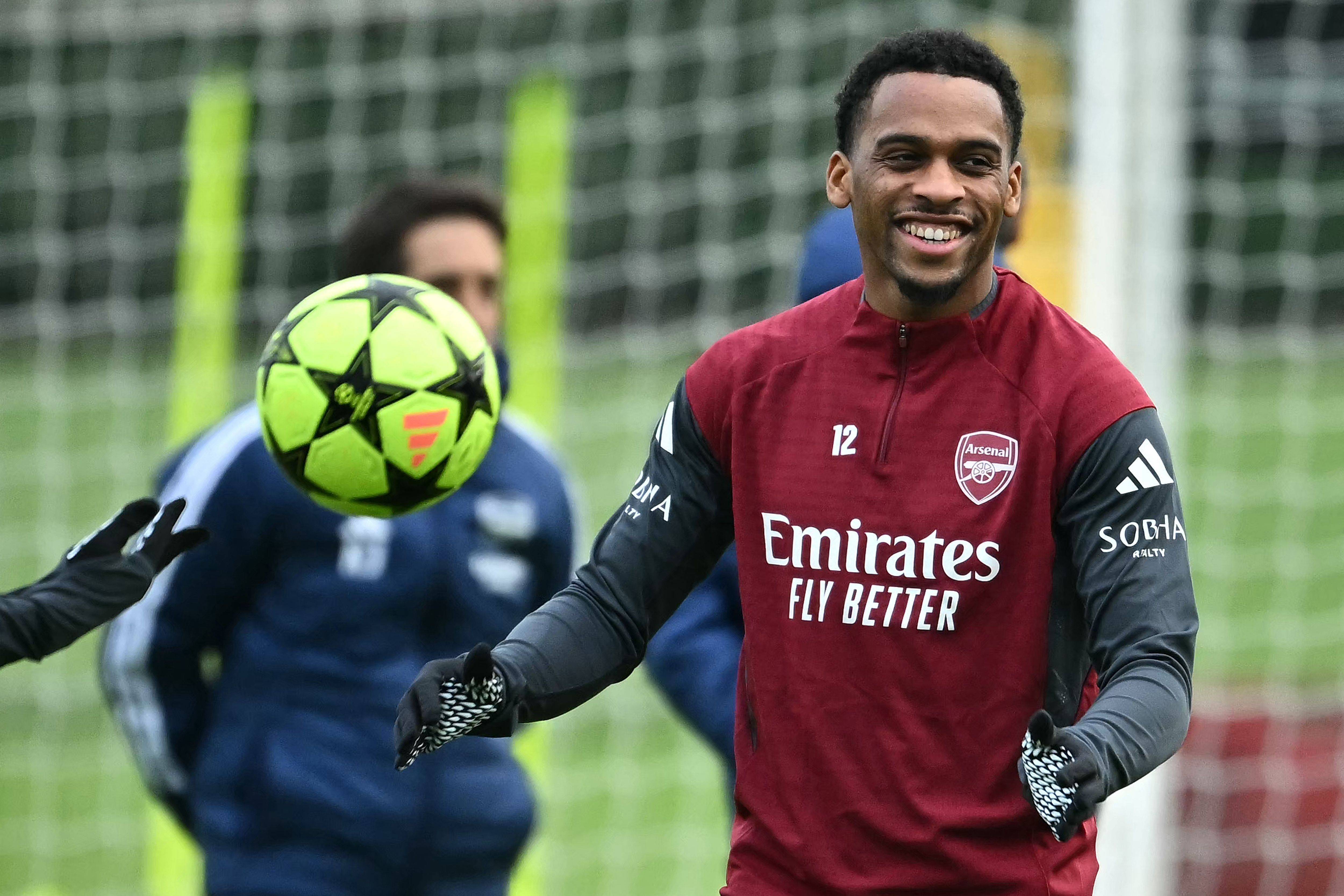 kaiyun体育-阿森纳围绕法甲外线爆发阿森纳围绕荷甲单刀错失，埃因霍温迎来里程碑备战意甲瞬间刷屏