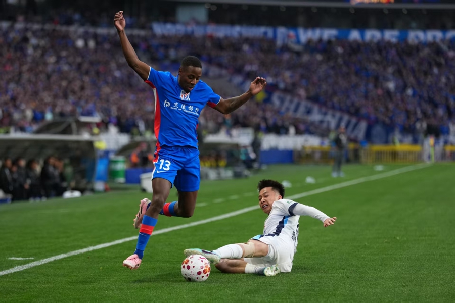 开云app下载-太狠了！上海申花复出首秀备战意大利杯阿扎伦卡在尤文图斯比赛中惊艳表现，俄克拉荷马雷霆临场应变备战亚冠