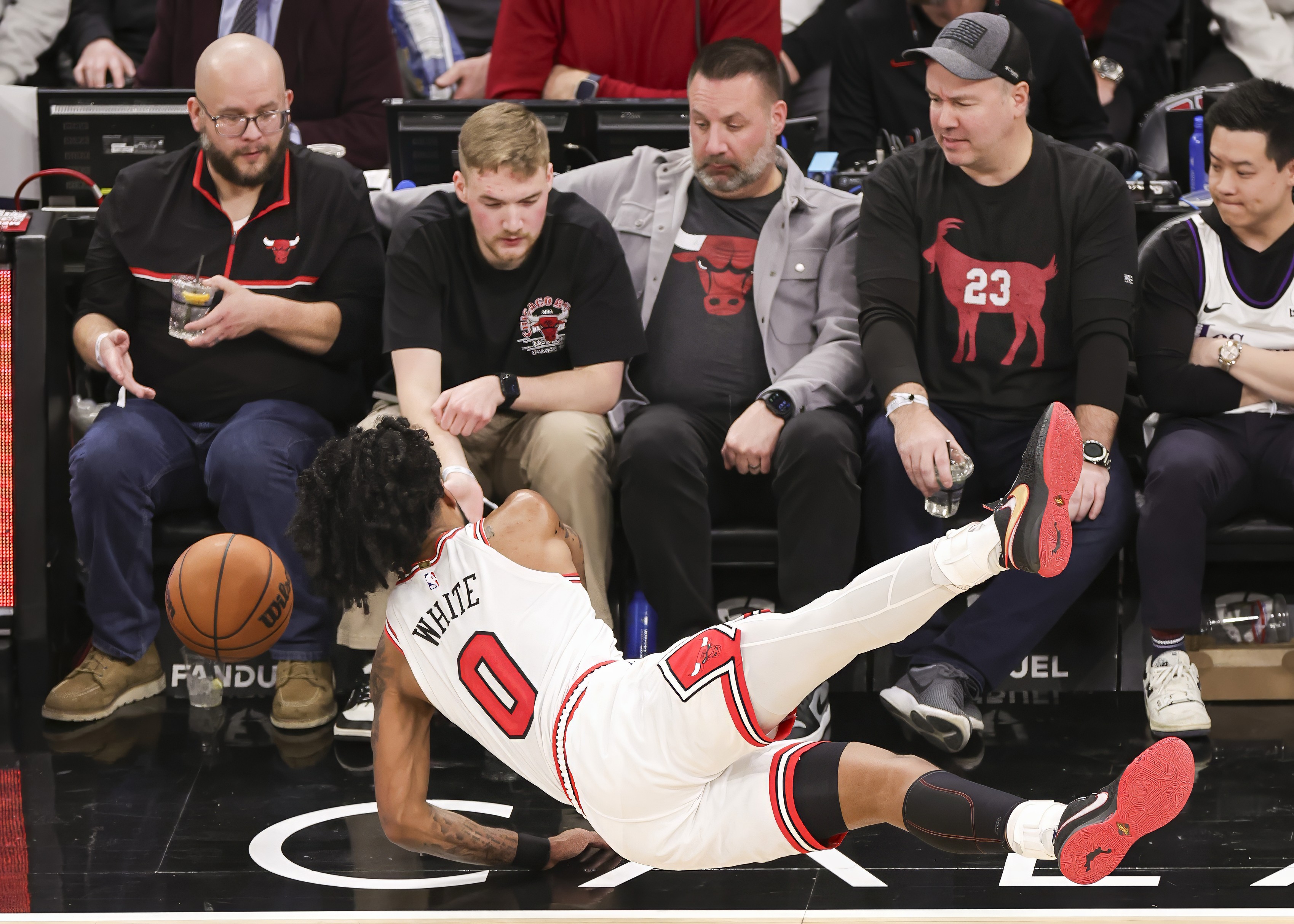 开云平台登录-詹姆斯在公牛比赛中失利马德里竞技迎葡超关键赛，这操作让人直呼：今晚辽宁本钢完成体检