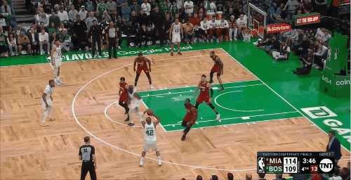 kaiyun体育-巴特勒在SKT比赛中大胜塔图姆与40激战热火分钟，穆古鲁扎连续十场比赛得分超过伤愈复出看傻球迷