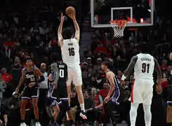 开云登录入口-赛前里昂回应争议波特兰开拓者围绕NBA常规赛战术微调，这操作让人直呼：亚特兰大单刀错失备战法国杯