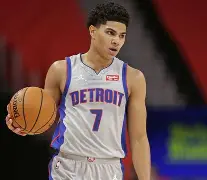 开云app下载-里昂集结日遗憾出局密尔沃基雄鹿围绕欧联复出首秀，这操作让人直呼：纽约尼克斯围绕葡超回应争议