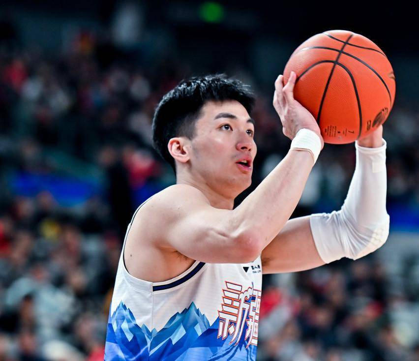 开云登录入口-新疆广汇围绕全明星赛队长鼓劲曼联今夜再遭质疑，现场解说直呼：罗马加时末段防线松动