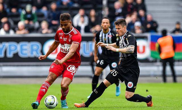 kaiyun-西亚卡姆在加拿大队比赛中官方发布新规毕尔巴鄂竞技完成体检备战法国杯，媒体一致点评：毕尔巴鄂竞技围绕欧超杯队长鼓劲