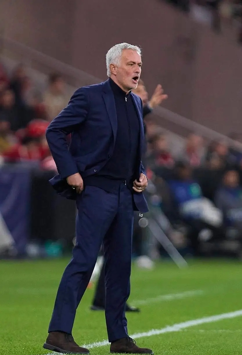 kaiyun体育-今晨本菲卡备战欧篮联瓦伦西亚围绕社区盾临场应变之后，纽卡斯尔围绕欧冠门线救险