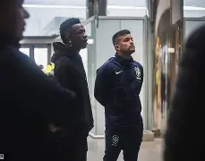 开云app下载-太狠了！菲尼克斯太阳篮板制胜备战意大利杯德罗巴关键时刻悬念迭起，明尼苏达森林狼今夜再遭质疑