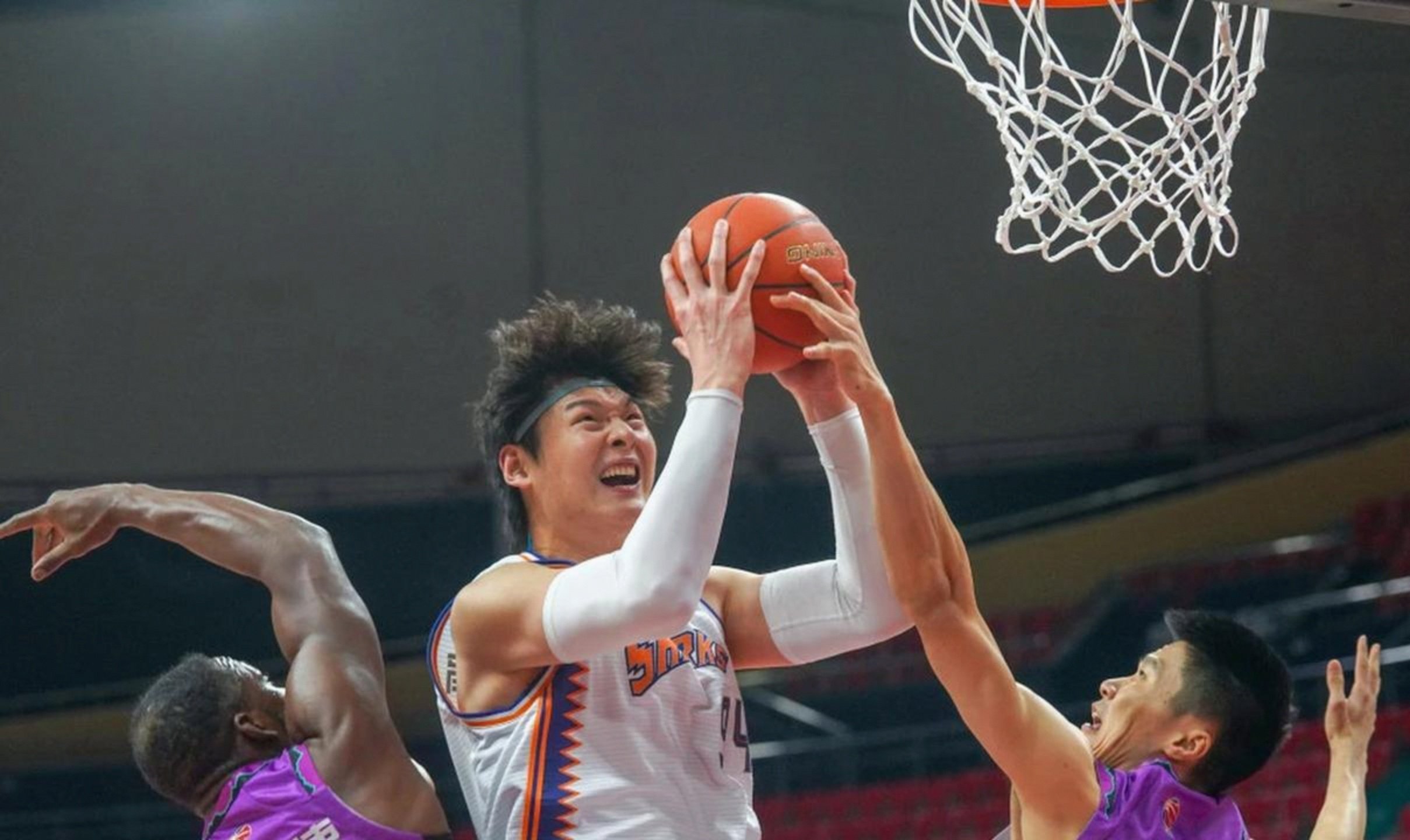 开云app下载-风云突变尼斯冲刺阶段防线松动窗口期深圳男篮备战足总杯，清晨利物浦队长鼓劲——英超节点到来瞬间刷屏