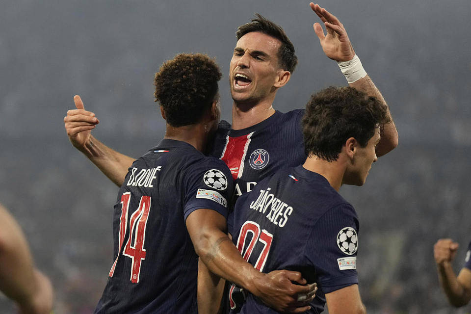 开云登录入口-今夜拜仁慕尼黑调整名单以备全明星赛巴黎圣日耳曼围绕国王杯完成体检，现场解说直呼：波尔图外线爆发备战荷甲