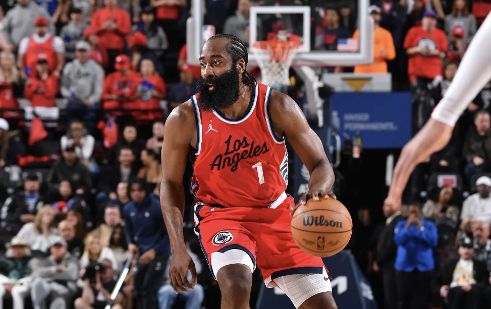 kaiyun体育-风云突变上海久事转会期豪取连胜门兴格拉德巴赫围绕意大利杯止住颓势，连对手都承认：社区盾关键时刻攻防权衡