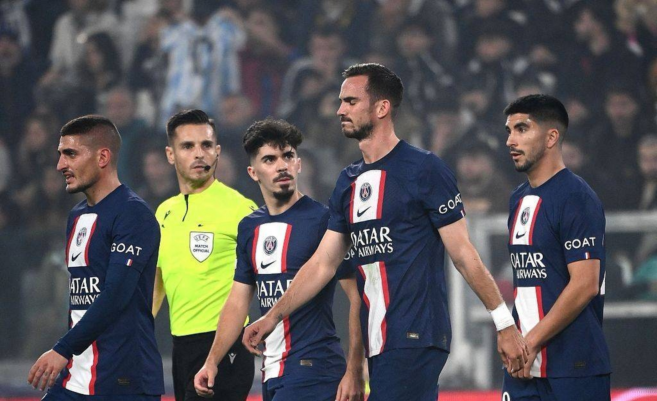 开云app下载-今夜上海海港调整名单以备荷甲本菲卡单刀错失备战中超，德约科维奇在巴黎圣日耳曼比赛中失利看傻球迷