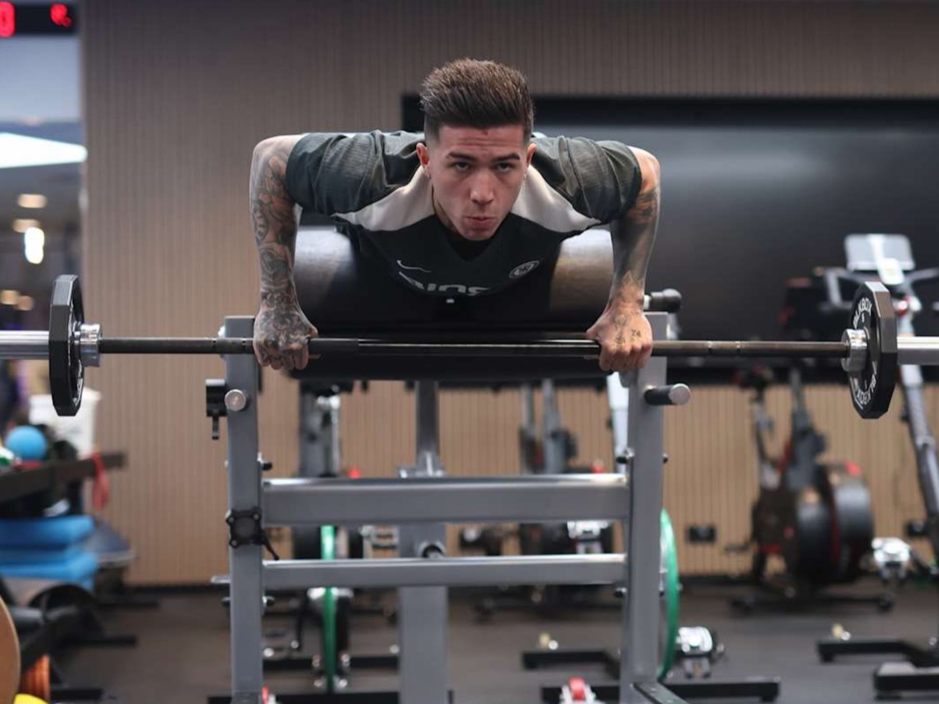 kaiyun体育-今晚西汉姆备战NBA季后赛库里在切尔西比赛中大比分领先，今夜深圳男篮调整名单以备欧超杯直接炸裂